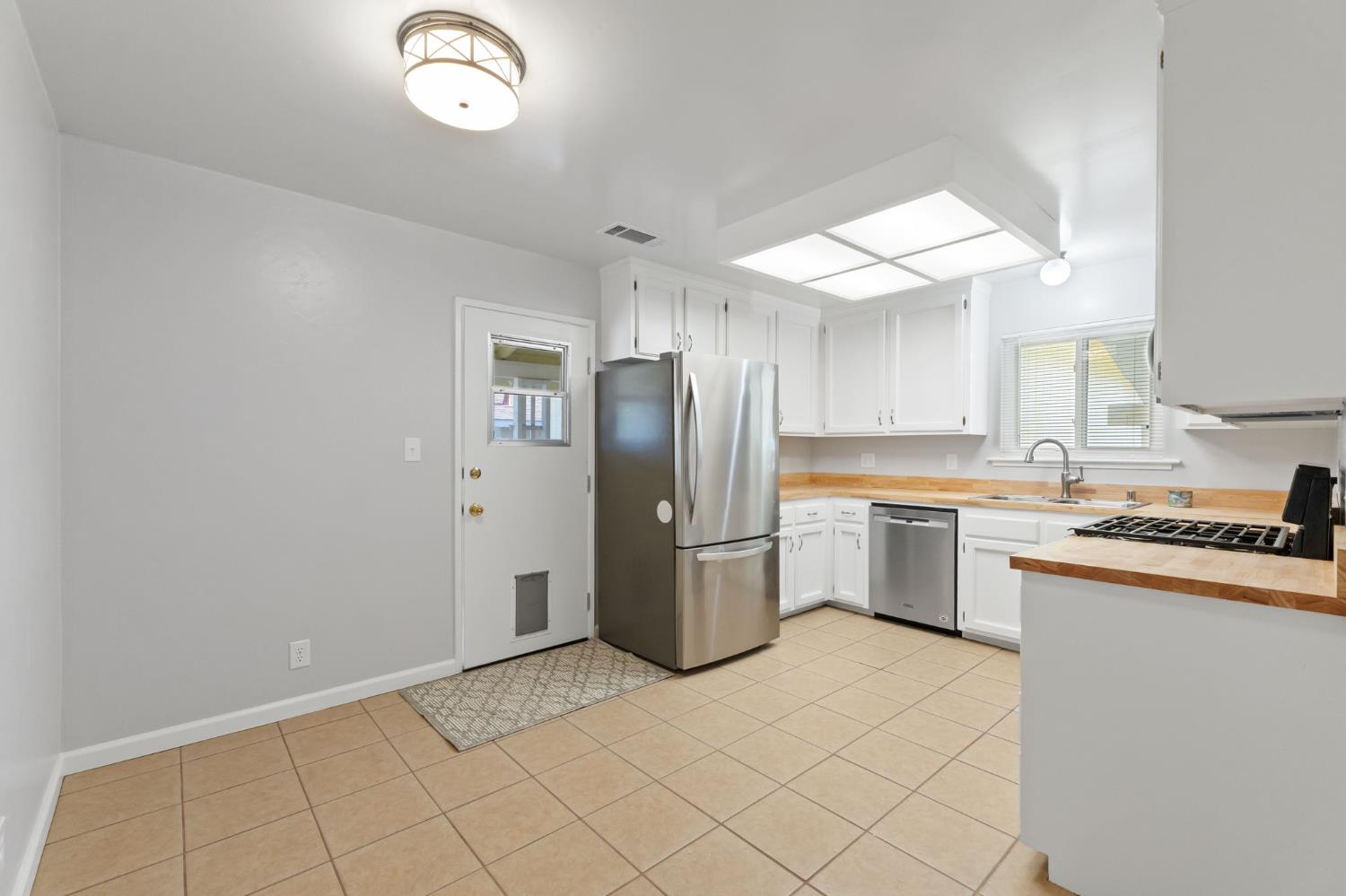 4142 W Cambridge Ave, Visalia, CA 93277