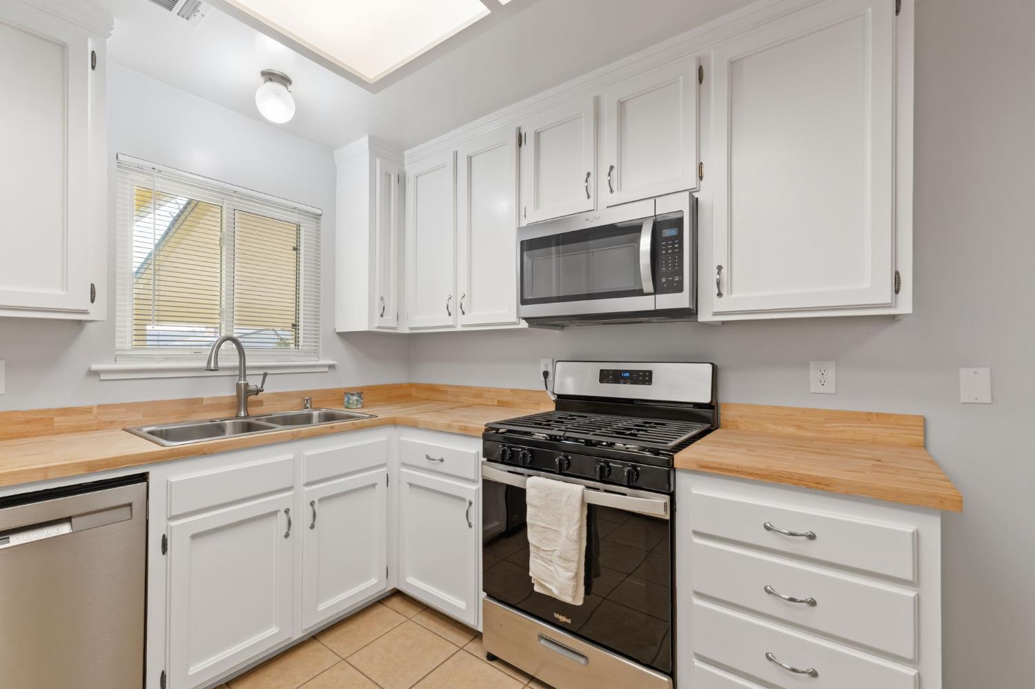 4142 W Cambridge Ave, Visalia, CA 93277