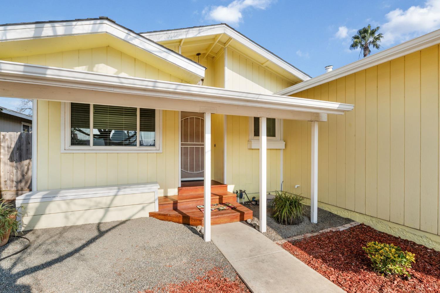 4142 W Cambridge Ave, Visalia, CA 93277