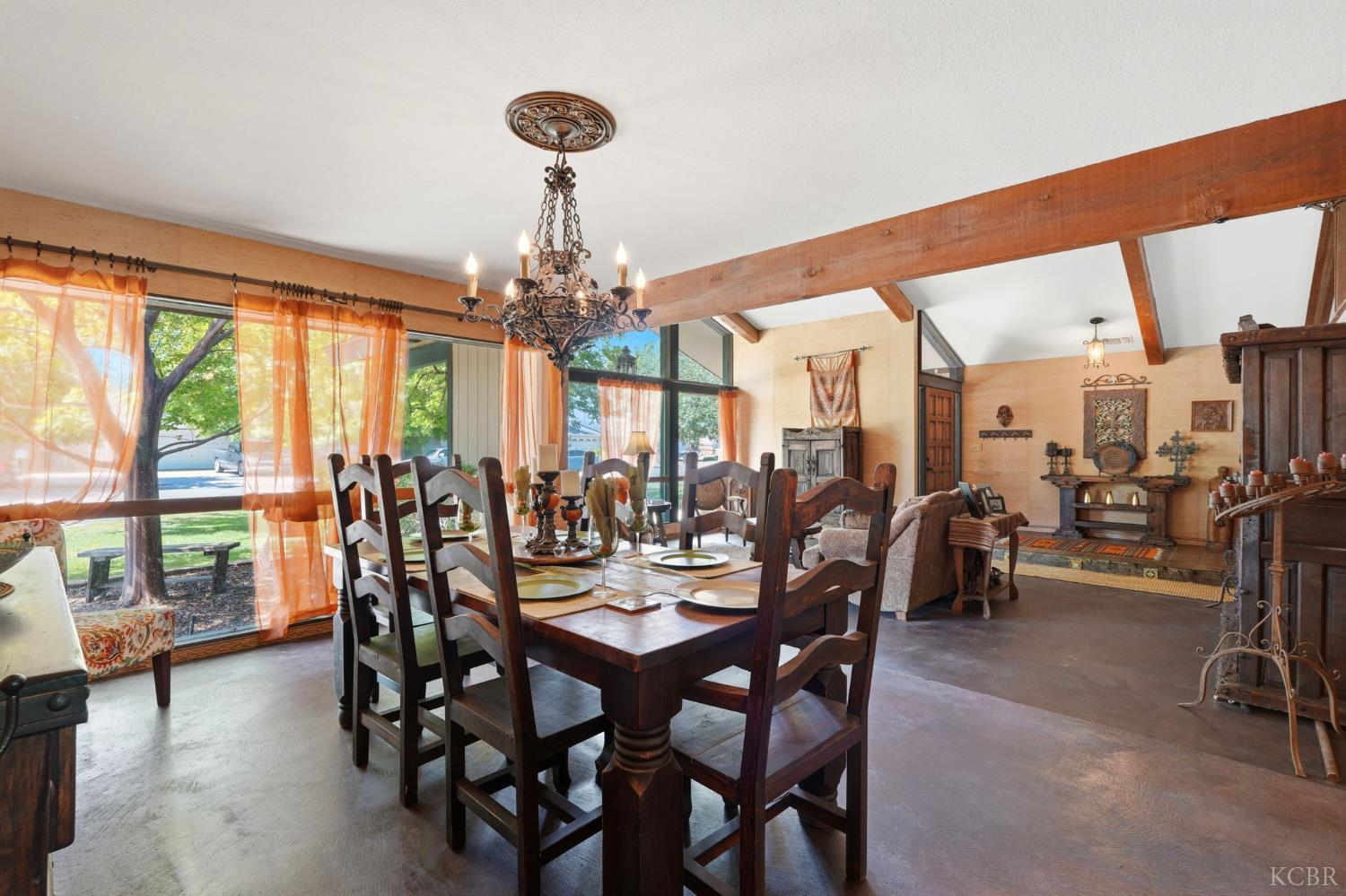 1967 Mulberry Dr, Hanford, CA 93230