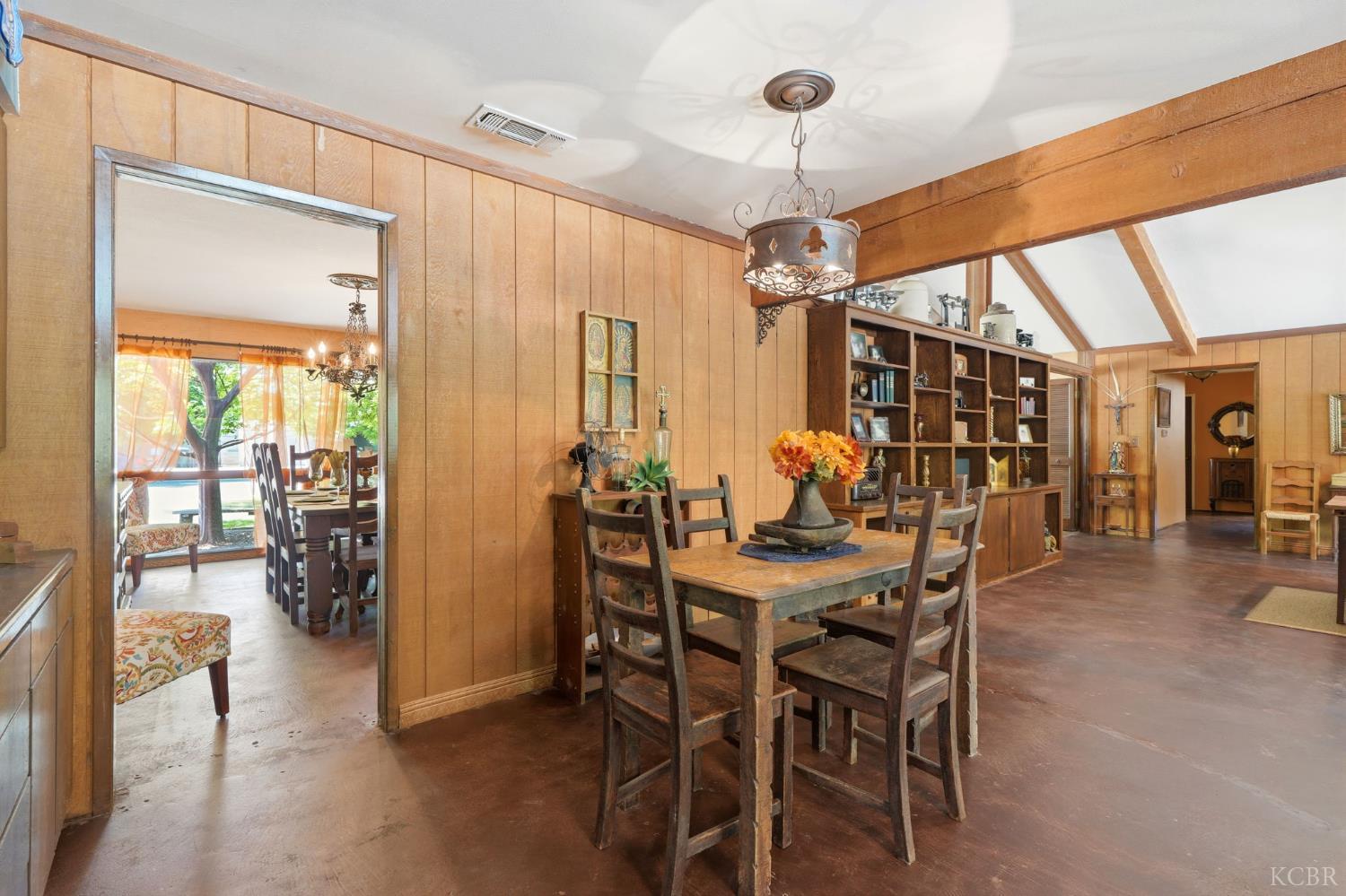 1967 Mulberry Dr, Hanford, CA 93230