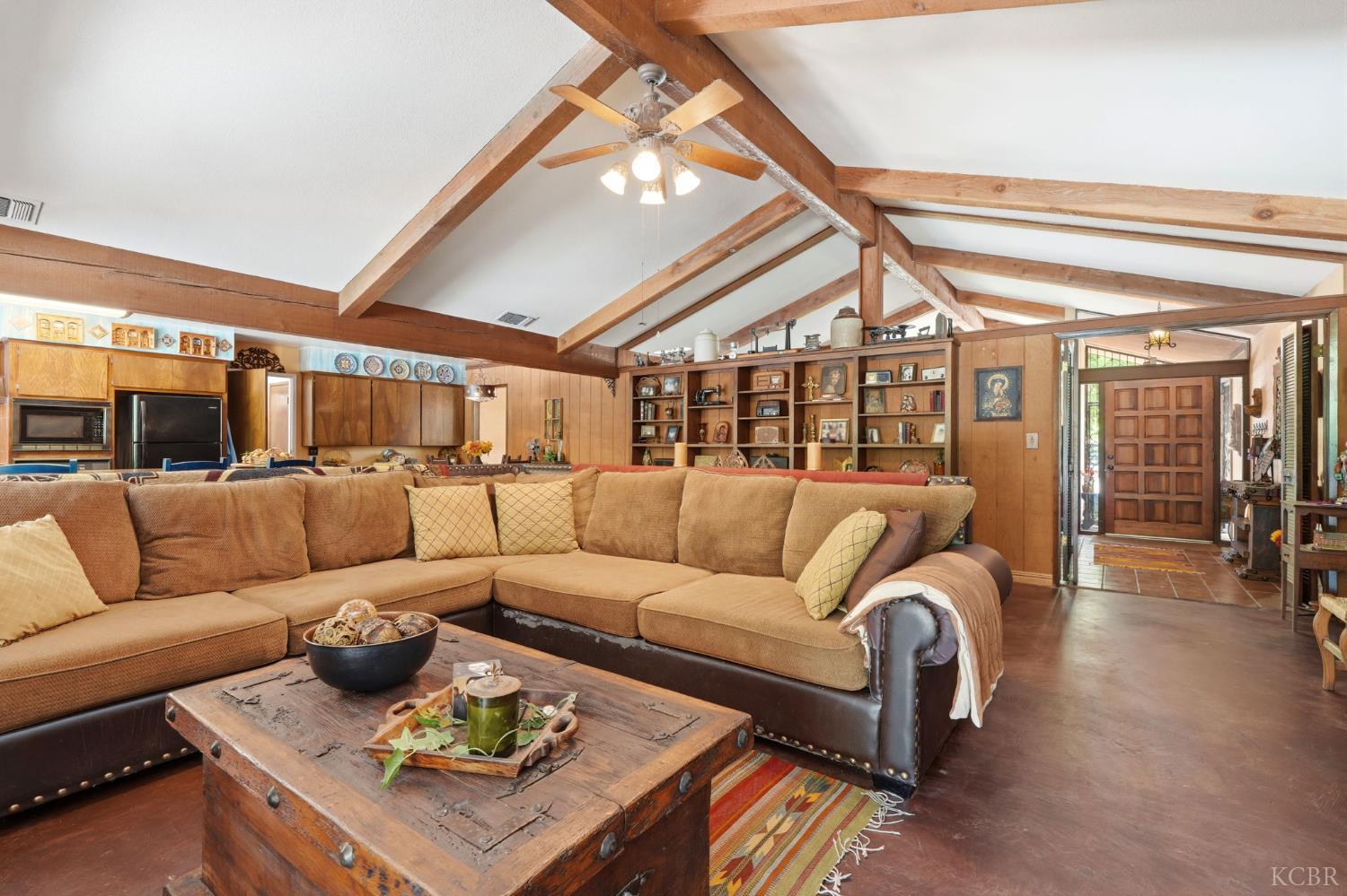 1967 Mulberry Dr, Hanford, CA 93230