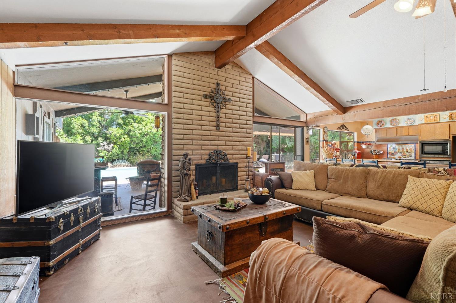 1967 Mulberry Dr, Hanford, CA 93230