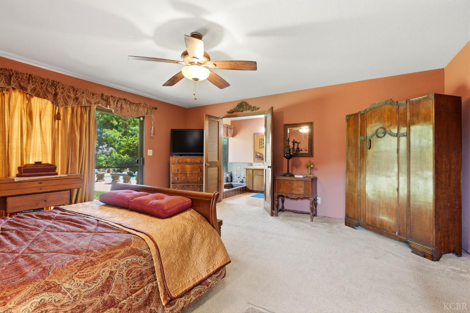 1967 Mulberry Dr, Hanford, CA 93230