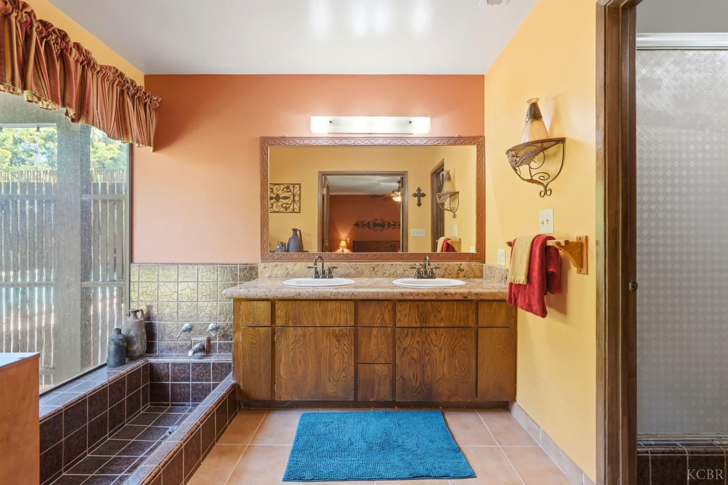 1967 Mulberry Dr, Hanford, CA 93230