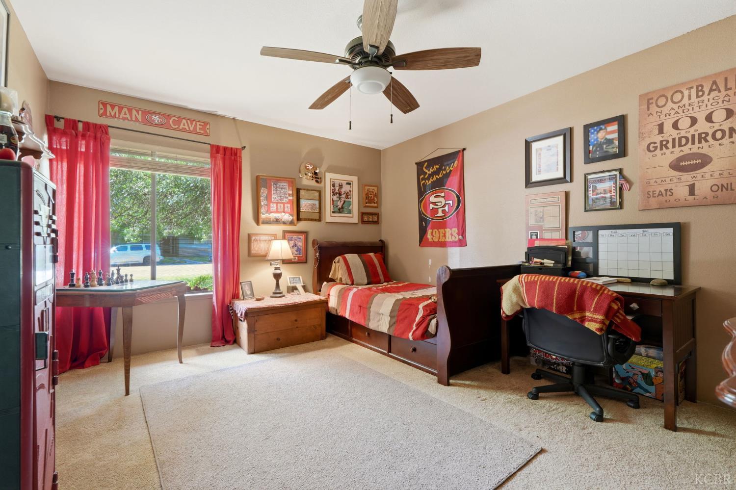 1967 Mulberry Dr, Hanford, CA 93230