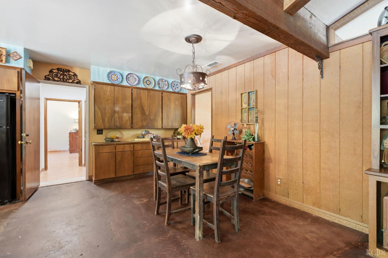 1967 Mulberry Dr, Hanford, CA 93230