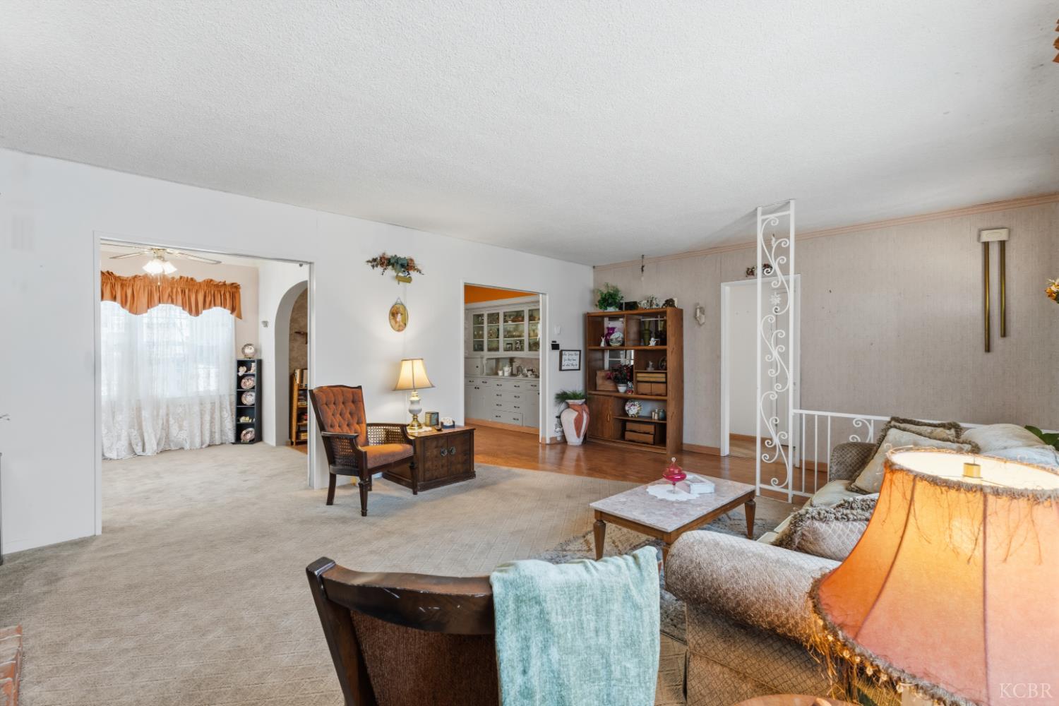 330 W Malone St, Hanford, CA 93230