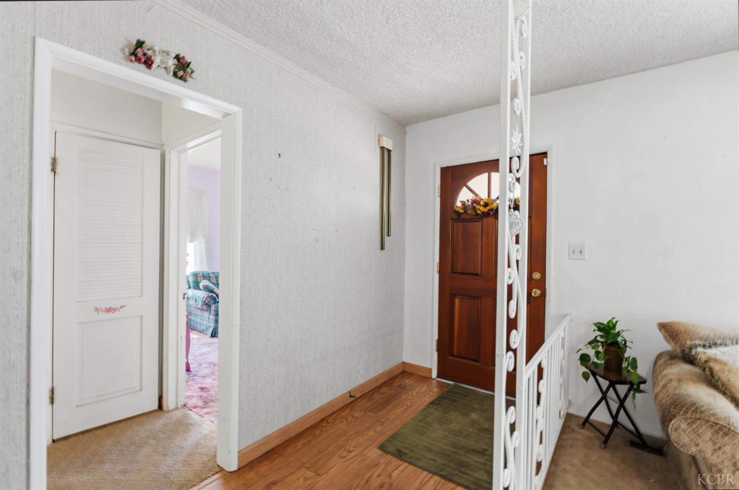 330 W Malone St, Hanford, CA 93230