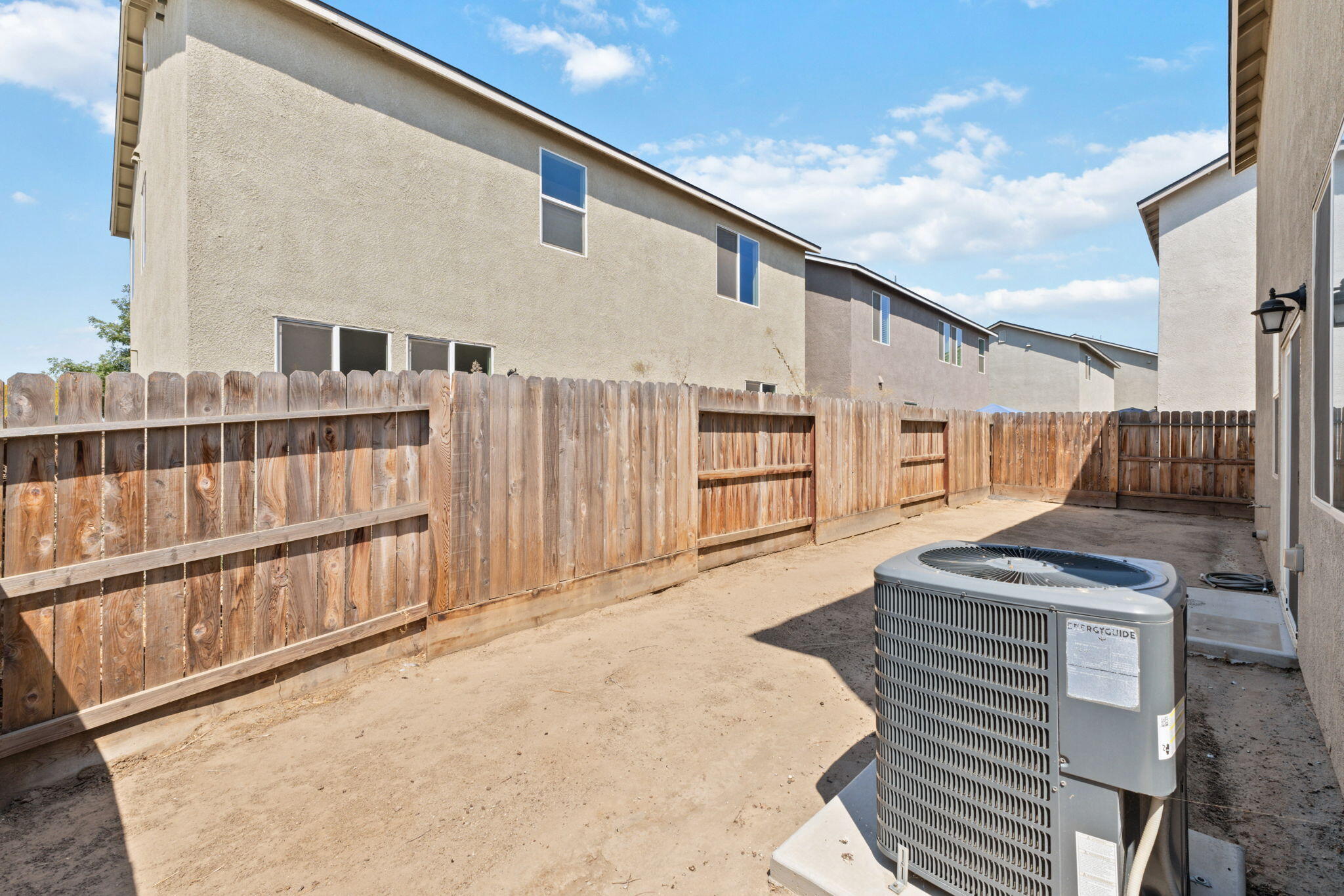 2233 S Aubree St, Visalia, CA 93292