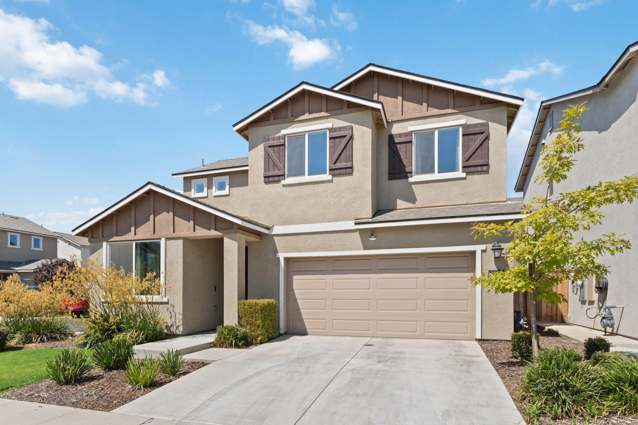 2233 S Aubree St, Visalia, CA 93292
