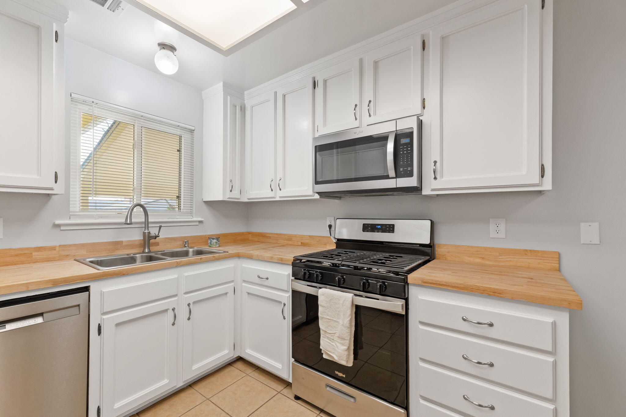 4142 W Cambridge Ave, Visalia, CA 93277